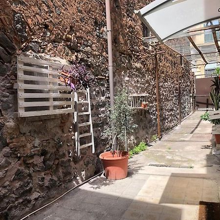 Suite Vicolo Lavico Aeroporto di Catania Fontana Rossa Esterno foto